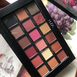 Huda Pallet